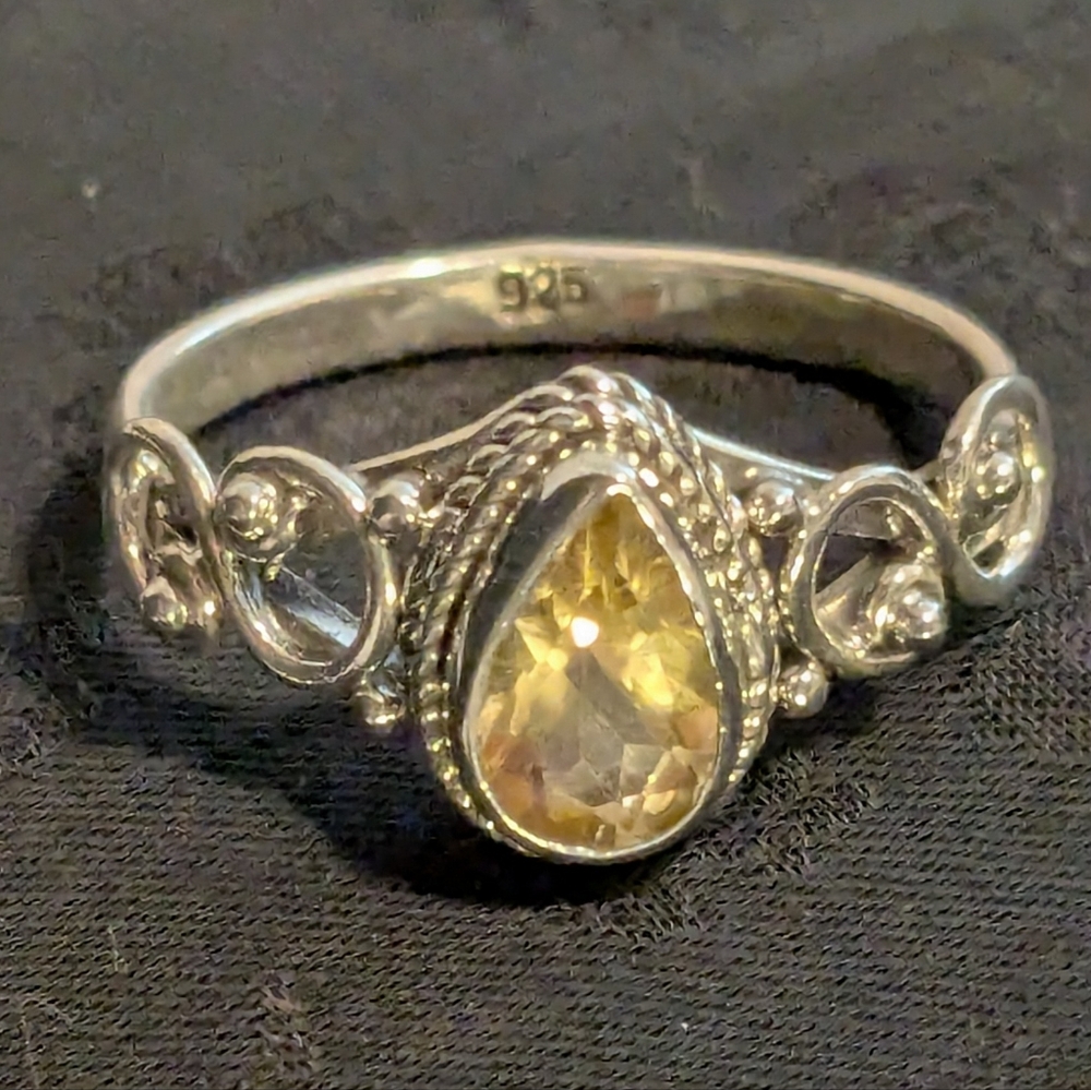 π Elegant 925 Sterling Silver. Ring Genuine Citrine Ring Size 7